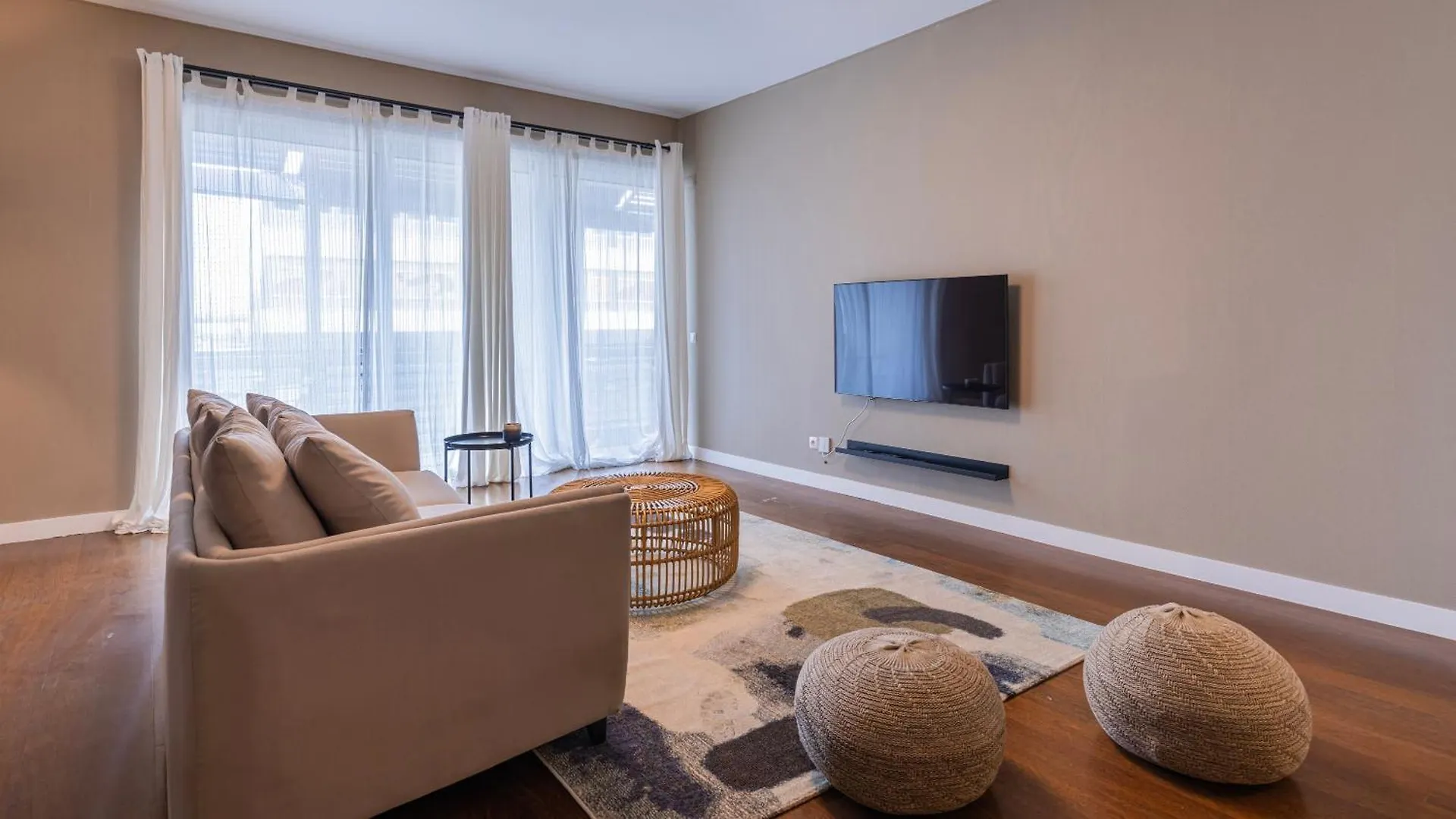 Classy 3Bdr Property By Lovelystay Lisbon Apartment