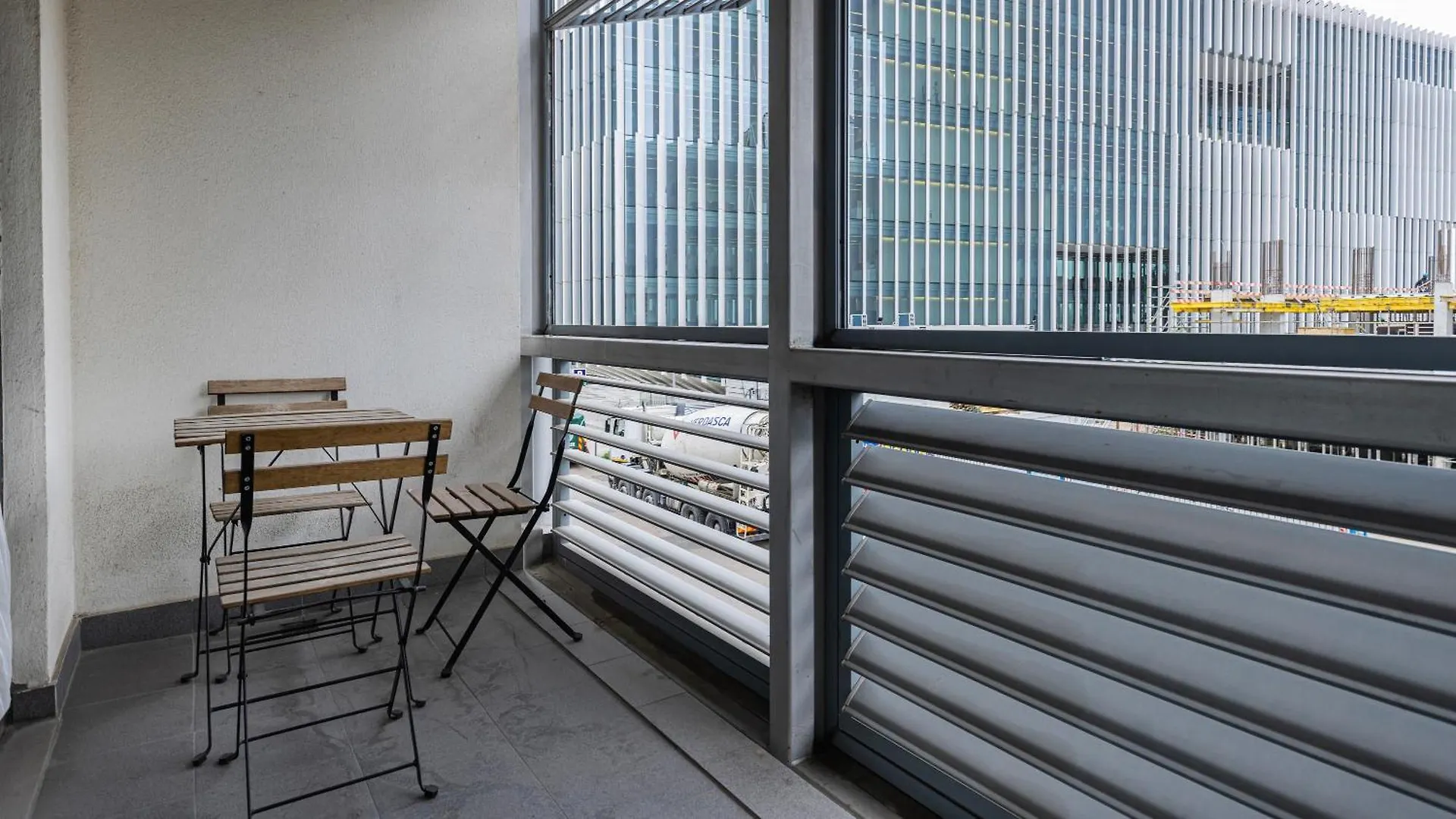 Classy 3Bdr Property By Lovelystay Lisbon Apartment