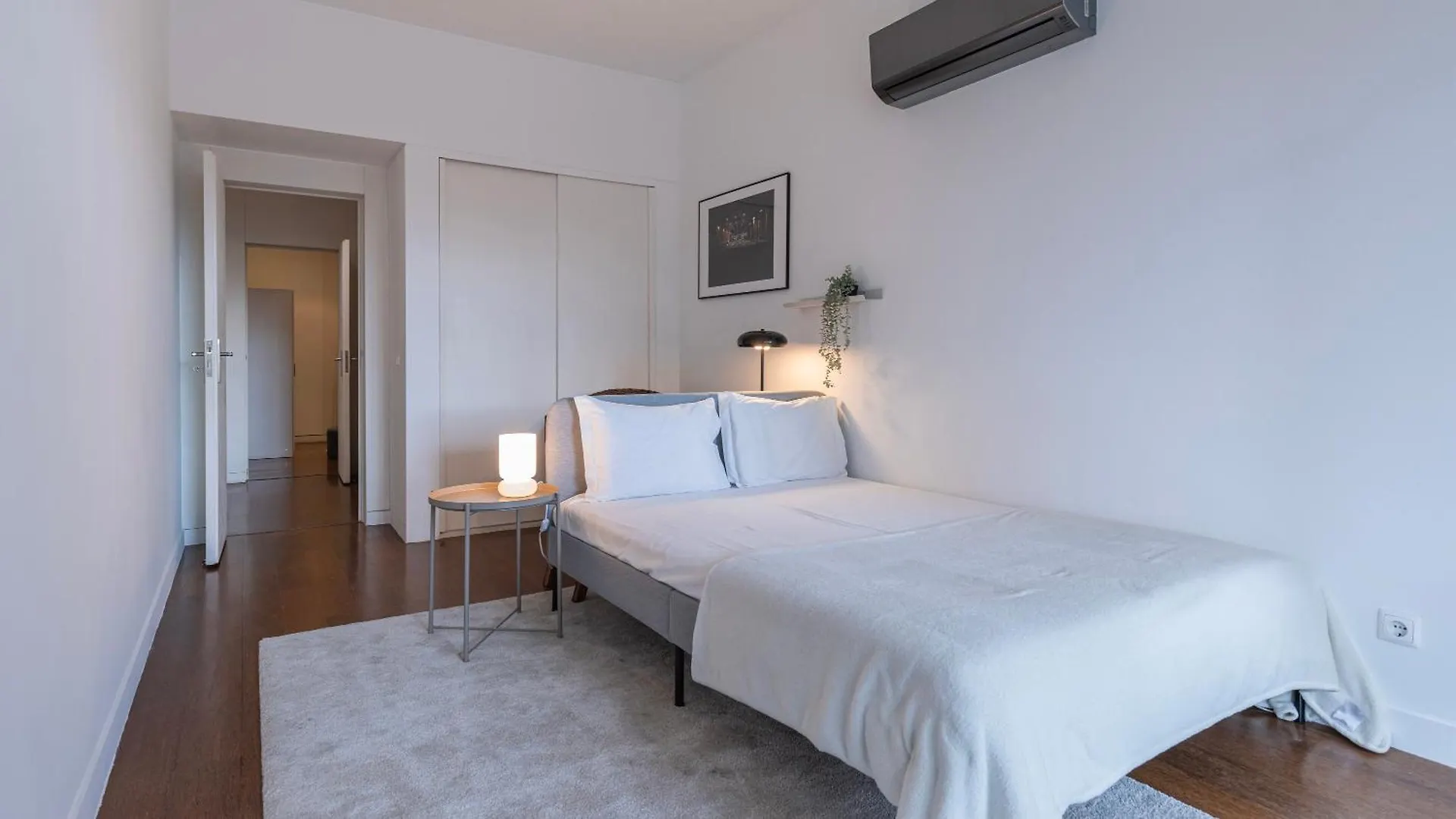 Classy 3Bdr Property By Lovelystay Lisbon