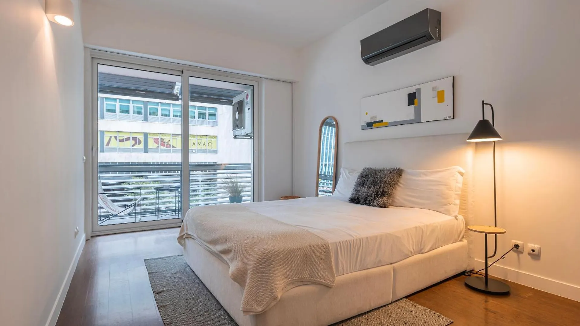 Classy 3Bdr Property By Lovelystay Lisbon
